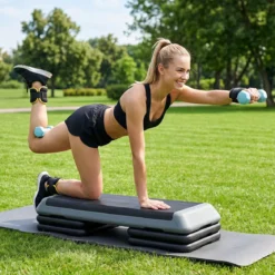 Aerobic Stepper Höhenverstellbar Fitness Stepper mit 4 Stützblöcken Strukturierter Oberfläche Grau