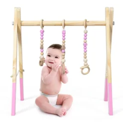 Baby Gym Babyspielgerät Spieltrapez Spielbogen Holzspielzeug Aktivitätszentrum mit 3 Kinderspielzeugen