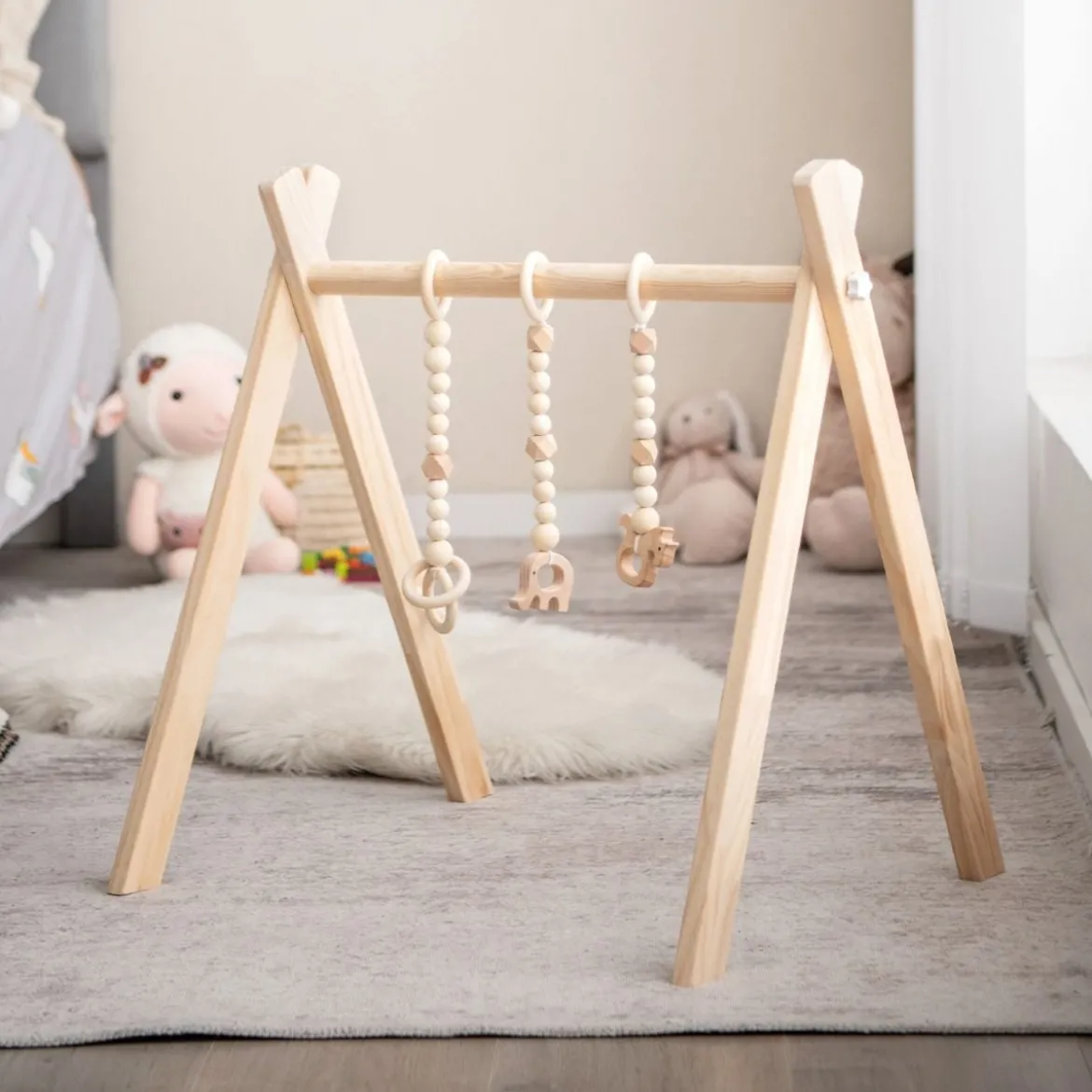 Baby Gym Babyspielgerät Spieltrapez Spielbogen Holzspielzeug Aktivitätszentrum mit 3 Kinderspielzeugen