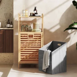Badregal mit 43 L Ausklappbarer Wäschekorb Regal aus Bambus Badschrank mit 2 Ablagen Natur 43,5 x 33 x 96 cm