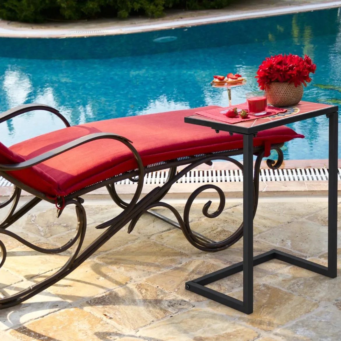 C-förmiger Beistelltisch Sofatisch mit Metallrahmen Terrassentisch 46,5 x 32 x 65,5 cm Schwarz + Rot