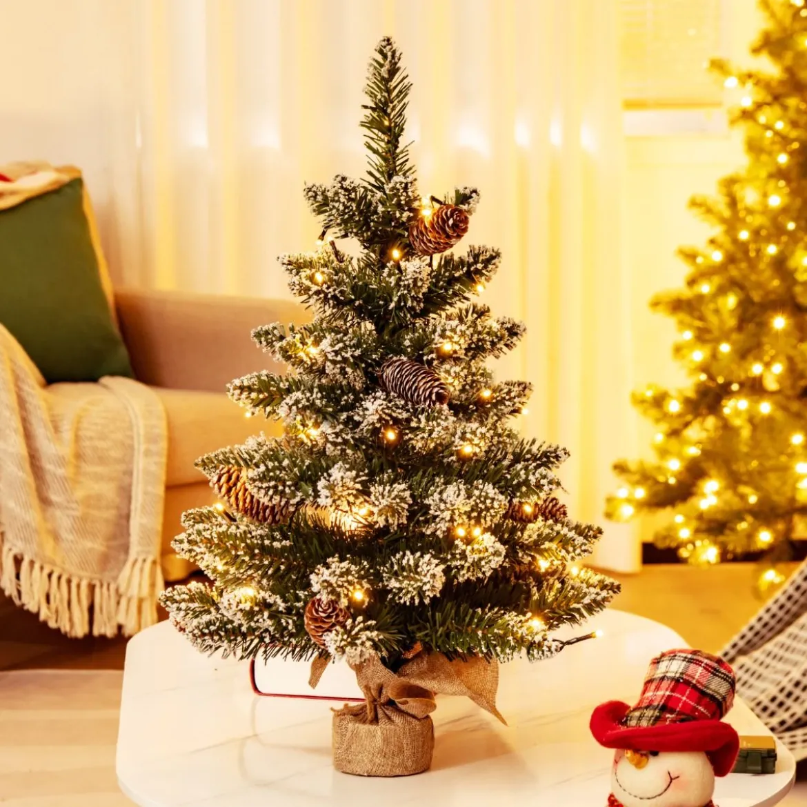 64 cm hoher beleuchteter Mini-Weihnachtsbaum Kleiner Künstlicher Schneebeflockter Christbaum Grün