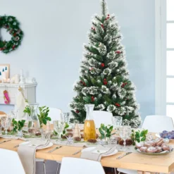 150/180/210/240 cm Künstlicher Weihnachtsbaum mit Schneeflocken roten Beeren und Kiefernzapfen Grün