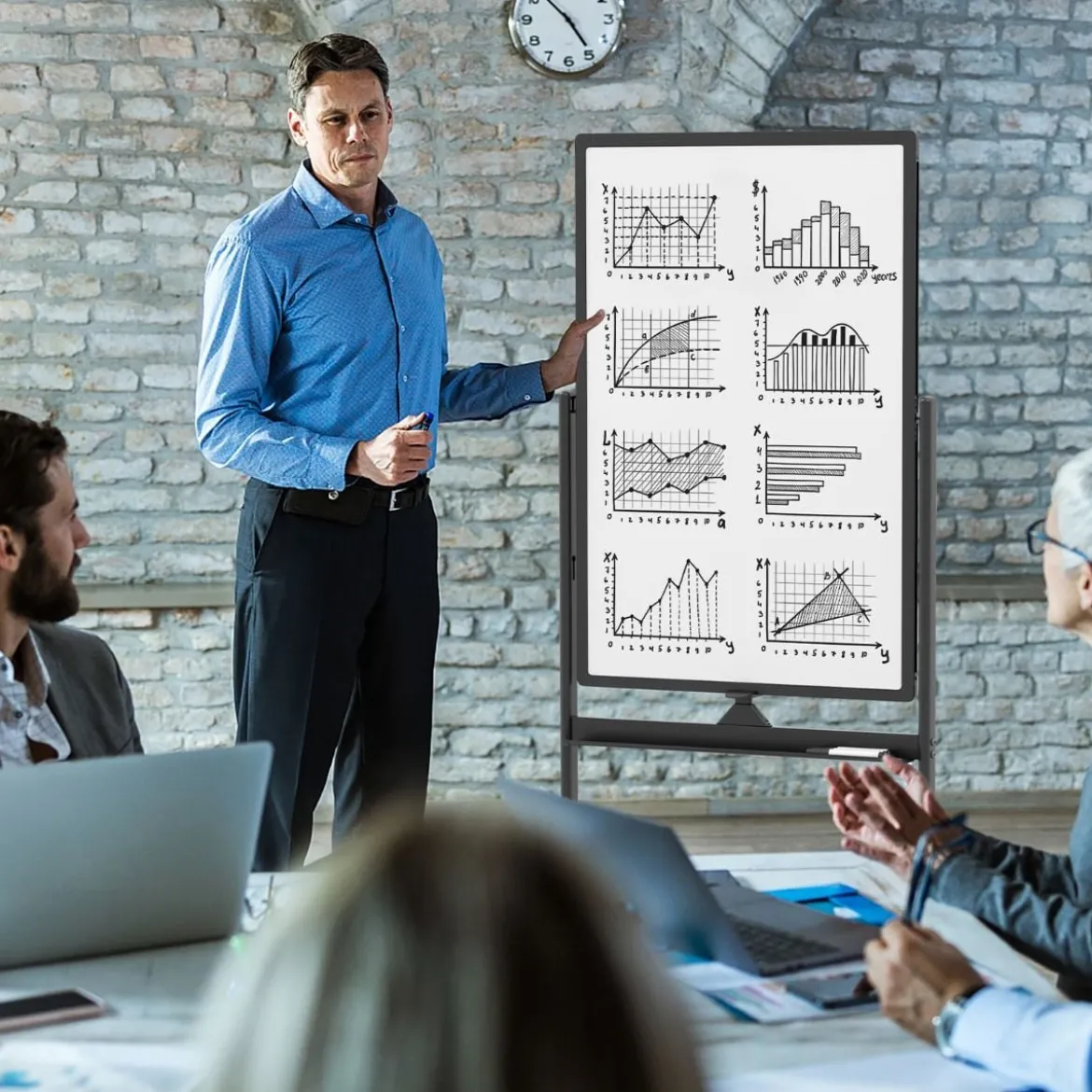 Doppelseitiges Mobiles Whiteboard mit Stiftablage & Zubehör für Schule Büro 60 x 90 cm Schwarz