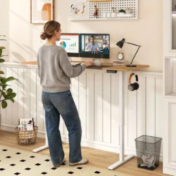 Elektrisch Höhenverstellbarer Schreibtisch mit Stabilem Metallgestell 160 x 60 cm Natur