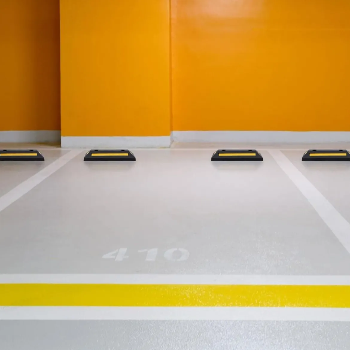 2er Radstopper Parkbegrenzung aus Gummi mit Reflektierenden Streifen LKWs bis 4000 Kg