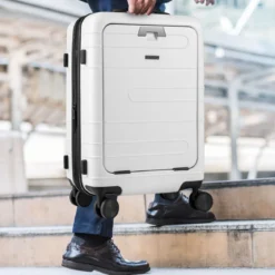 Erweiterbarer Reisekoffer leichter PC-Hartschalenkoffer 20 Zoll Flugzeugtaugliches Rollgepäck Weiß