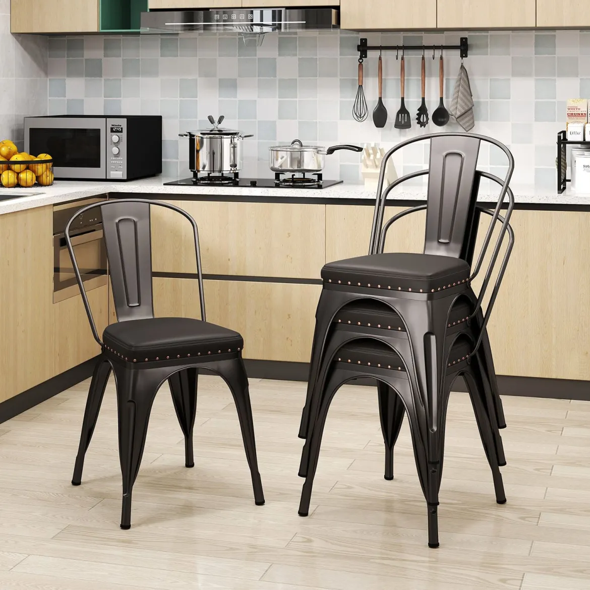 Esszimmerstühle 4er Set Bistrostuhl Metallstuhl stapelbar Küchenstühle gepolstert Gartenstühle mit Rückenlehne 44 x 53 x 84 cm Schussgrau