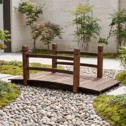 Gartenbrücke aus Tannenholz Bogenbrücke mit Geländer Wetterfest 500kg Tragkraft 125 x 68 x 47 cm