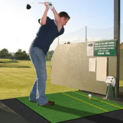 Golf Schlagmatte 2 Gummi Tees & 2 Ausrichtungsstäbe & 6 Abschlagpositionen 152 x 92 cm Dicke 32 mm