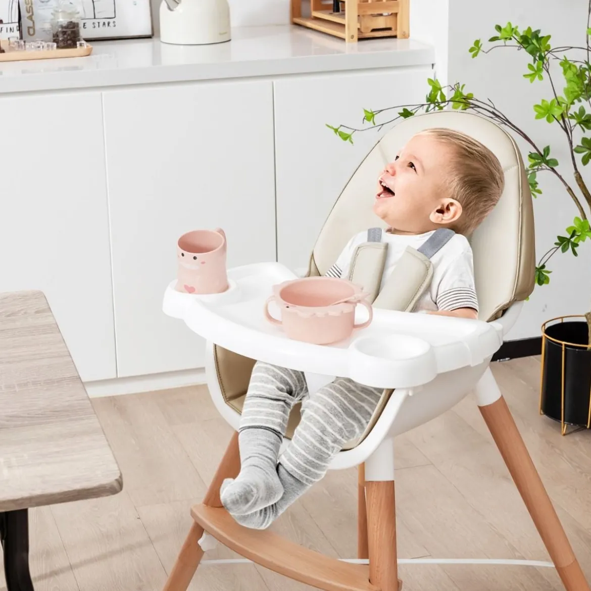 2 in 1 Babyhochstuhl aus Buchenholz mit 5-Punkt-Sicherheitsgurt & Doppeltablett Beige