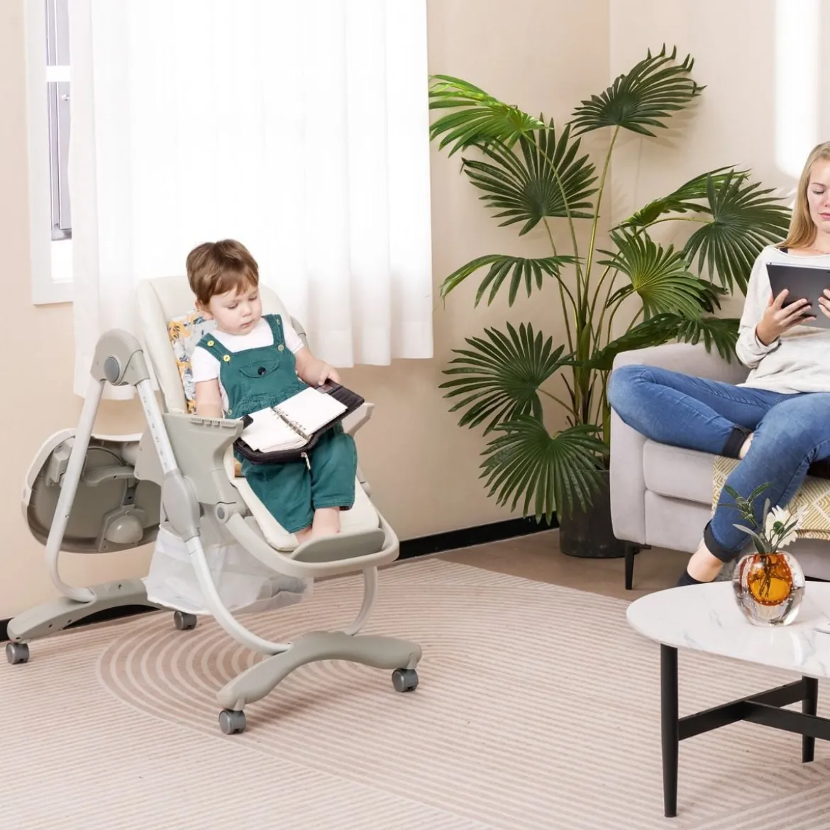 Klappbarer Hochstuhl mit Rädern & Verstellbarer Höhe & Fußstütze & Rückenlehne Babysitz Weiß