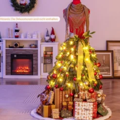 Künstlicher Weihnachtsbaum in Schneiderpuppen Optik mit Abnehmbarem Schal & Roten Beeren