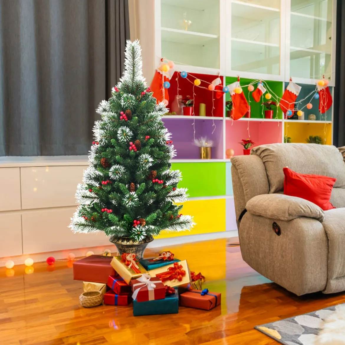 Künstlicher Weihnachtsbaum mit Kiefernzapfen & Roten Beeren 120 cm