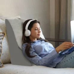 Lesekissen für Bett & Sofa mit Waschbarem Bezug Venenkissen zum Beine Hochlagern Grau