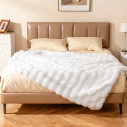 Luxuriöse Kunstpelz-Decke Flauschige Plüsch Kaninchenfell Blasen Decke Beige 153 x 203 cm