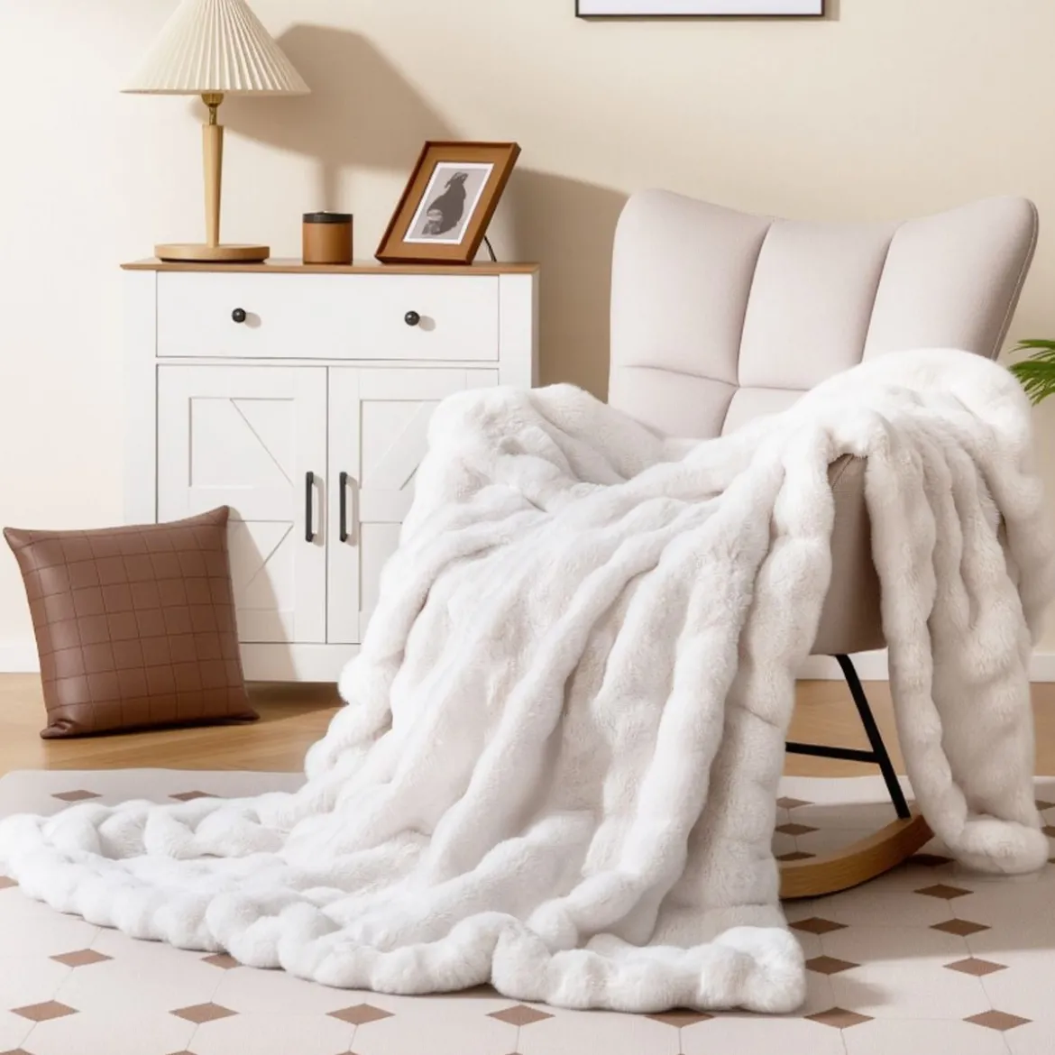 Luxuriöse Kunstpelz-Decke Flauschige Plüsch Kaninchenfell Blasen Decke Beige 178 x 203 cm
