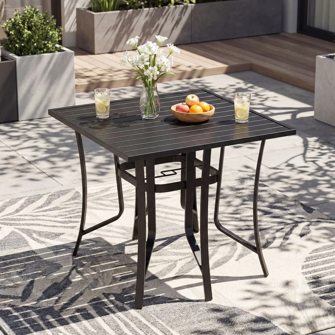 Metall Gartentisch mit Schirmloch Quadratischer Balkontisch für 4 Personen Terrassentisch Schwarz