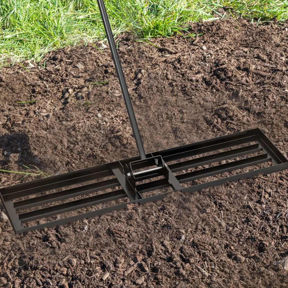 Nivellierrechen mit Ergonomischem Griff Robustes Rasenwerkzeug Levelingrake Flächenebner 106 x 25 cm