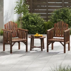 Outdoor-Holz-Armlehnsessel Holz-Patio-Essstuhl mit Armlehnen und geneigter hoher Rückenlehne Braun