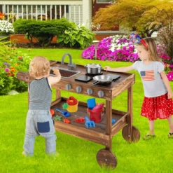 Outdoor-Spielküche mit 2 Rädern & 1 Schiebegriff & Drehbarem Wasserhahn & Abnehmbarem Waschbecken Tannenholz