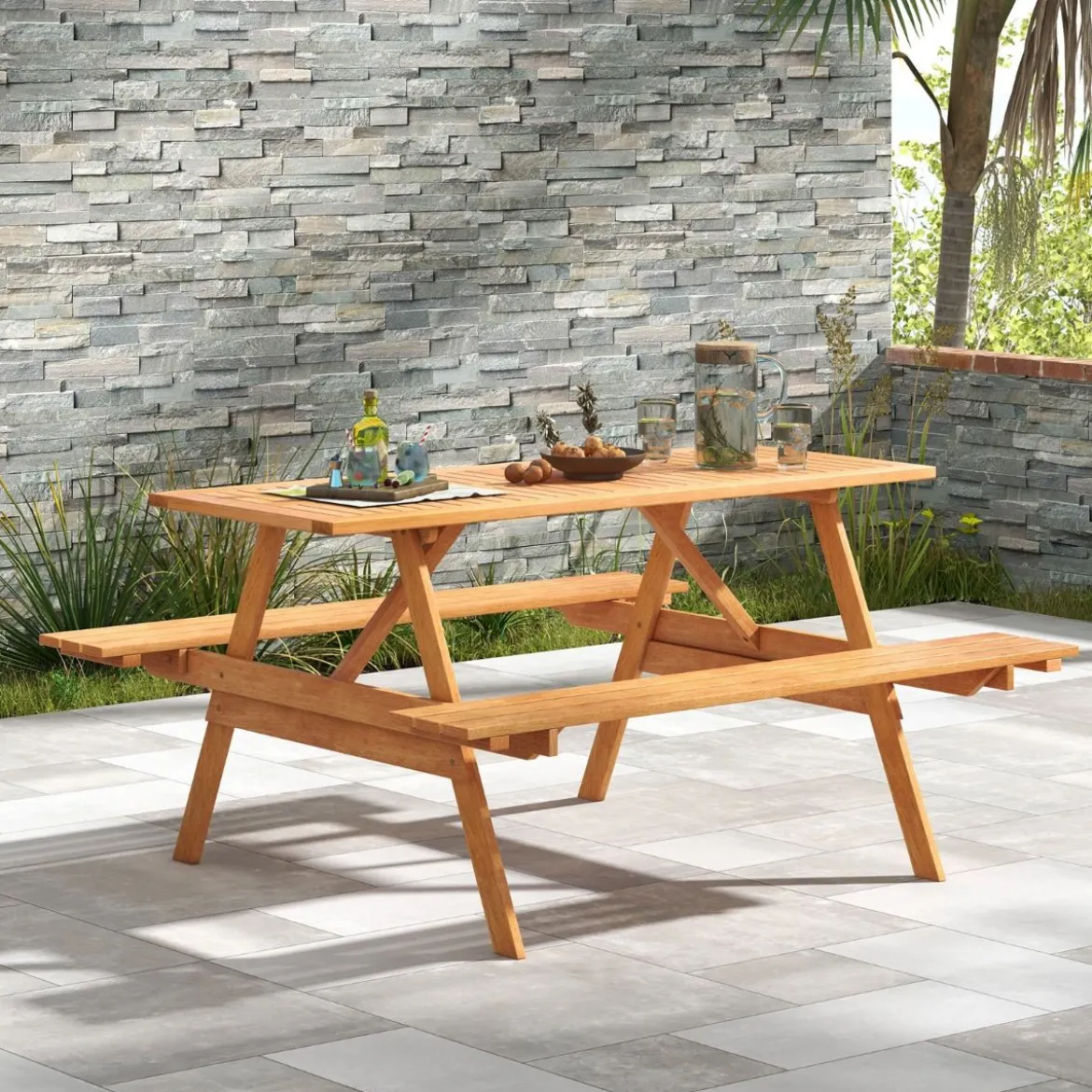Picknicktisch für 6 Personen rechteckiger Gartentisch mit 2 integrierten Bänken und Schirmloch 150 x 139 x 75 cm Natur