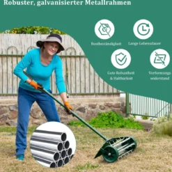 Rasenlüfter Walze Rasenrolle mit Stiel & 3cm Nägeln & Spritzschutz 46 x 23 x 127 cm Dunkelgrün und Silber