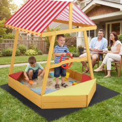 Sandkasten mit Dach Schiff Holzsandkasten mit Steuerrad 4 Ecksitzen & Bodenplane 103 x 135 x 140 cm