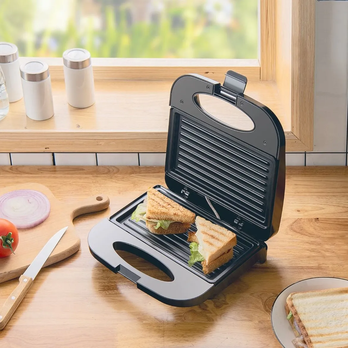 Sandwichmaker 750 W vielseitiger Indoor-Grill mit kühlbleibendem Griff rutschfesten Füßen Paninimaker
