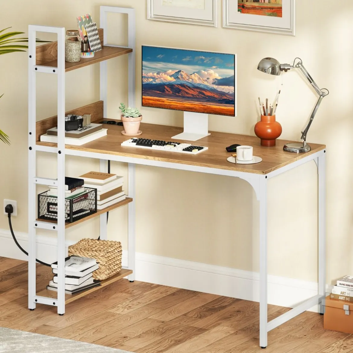 Schreibtisch mit Ladestation 120 x 65 cm Computertisch mit offenem Bücherregal Braun/Natur