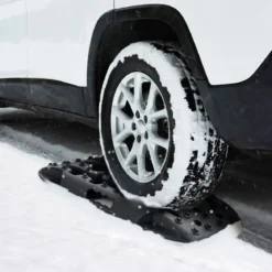2 Stücke Anfahrhilfe Sandbleche Offroad Reifenleiter für Sand/Schlamm/Schnee 10 Tonnen Schwarz