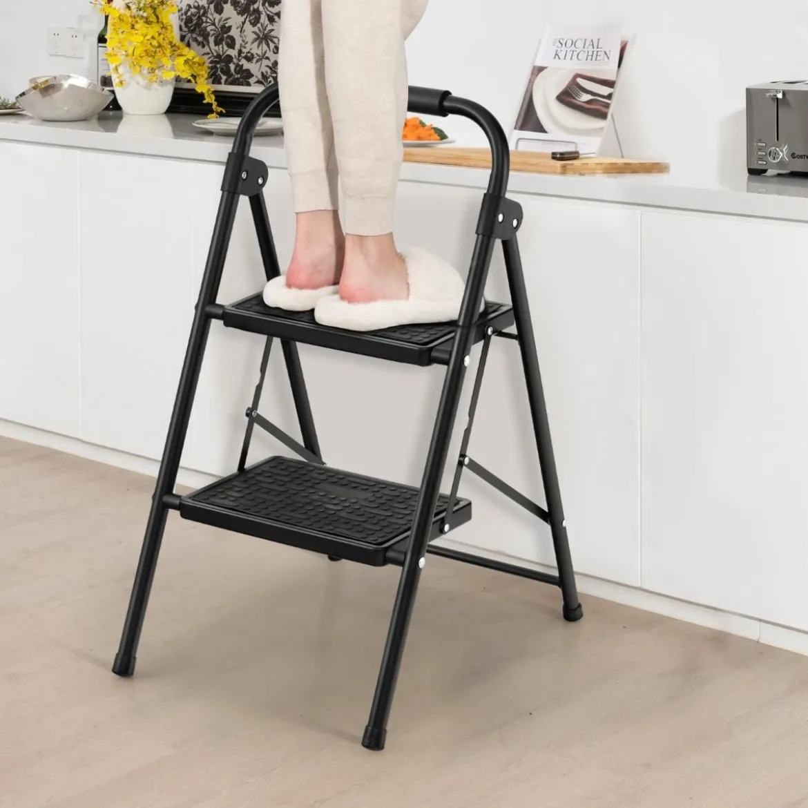 2-Stufige Leiter Klappbarer Tritthocker mit Gepolstertem Handgriff 47 x 39 x 71 cm Schwarz