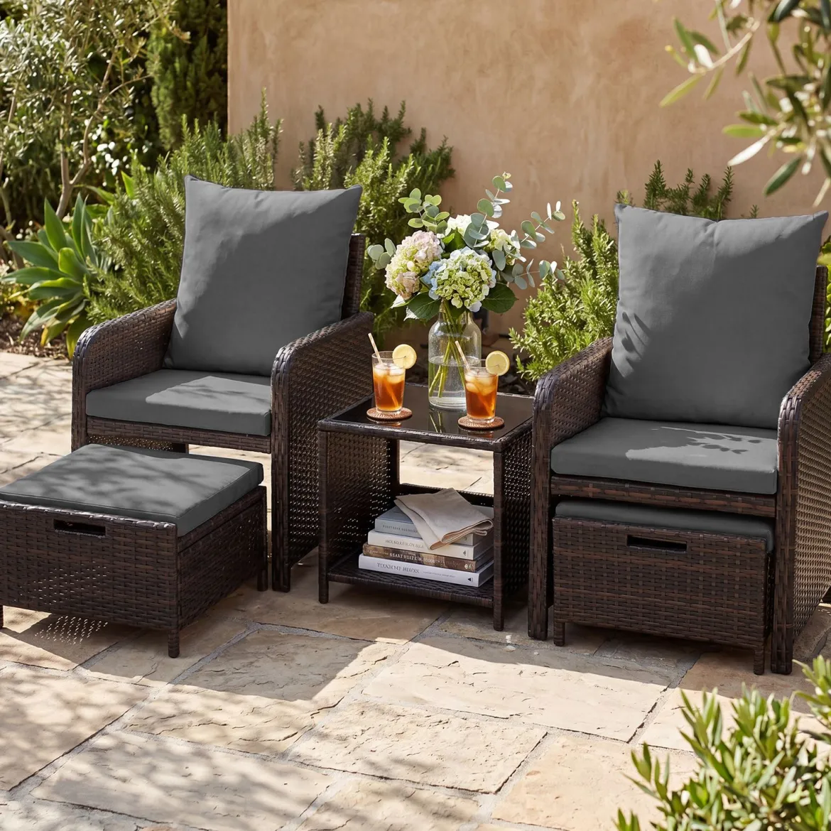 5-teiliges Gartenmöbel-Set aus Polyrattan Balkonmöbel mit 2 Sessel 2 Hocker & Glastisch Grau