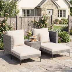 5-Teiliges Gartenmöbel Set aus Polyrattan Balkonmöbel Set inkl. 2 Sofas 2 Fußhockern & 1 Couchtisch Weiß/Grau