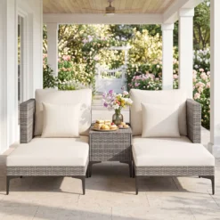5-Teiliges Gartenmöbel Set aus Polyrattan Balkonmöbel Set inkl. 2 Sofas 2 Fußhockern & 1 Couchtisch Weiß/Grau