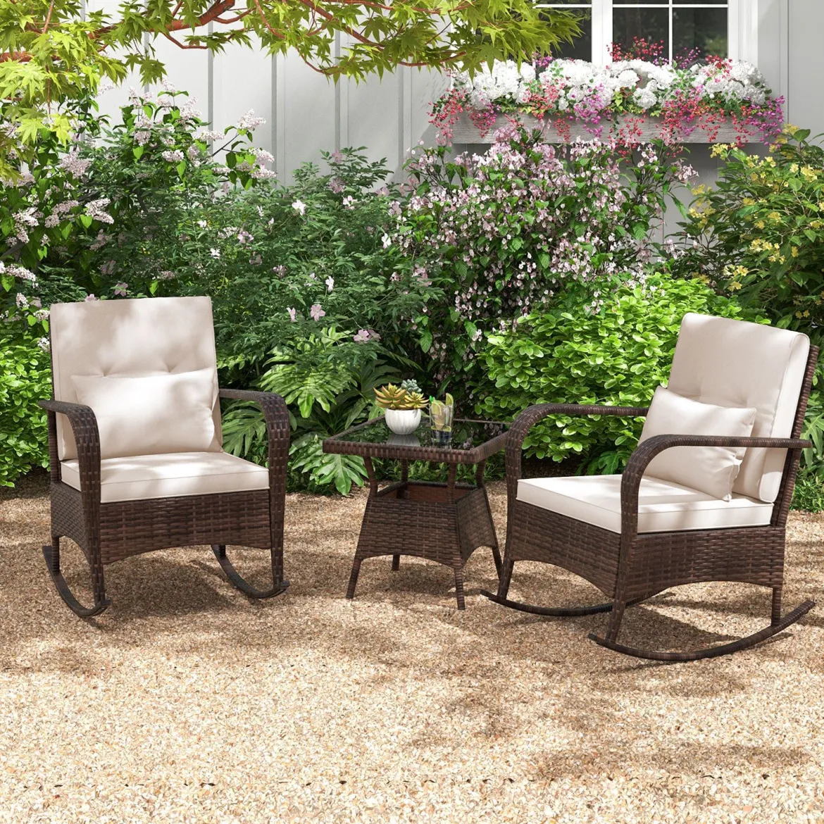 3-Teiliges Gartenmöbel-Set 2 Rattan Schaukelstühlen mit Glastisch Outdoor Sitzgruppe mit Metallrahmen