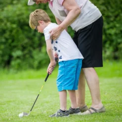 4-teiliges Kinder Golfschläger Set mit Golftasche & Regenhaube für Kinder von 5-7 Jahren Grün