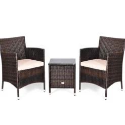 3-teiliges Rattan-Set mit Couchtisch, Stühlen & dicken Kissen Braun + Beige