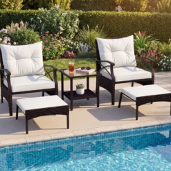 5-teiliges Terrassenmöbel-Set aus Korbgeflecht Outdoor-Rattanstühle mit Ottomanen Beige
