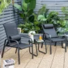 3-teiliges Terrassenmöbel-Set Couchtisch aus Hartglas und 2 stapelbare Stühle schwarz