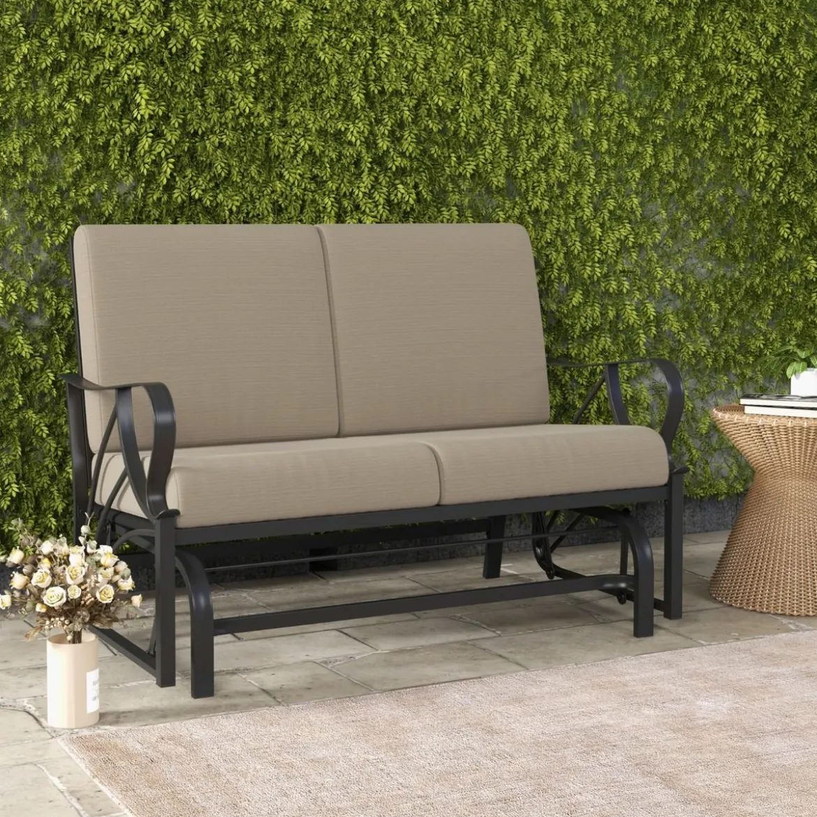 Terrassenbank mit Kissen gespritztem Metallrahmengebogenen Armlehnen ergonomischem Design Braun