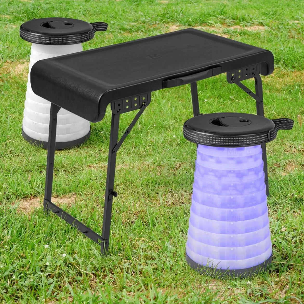 Tragbarer Klapptisch mit 2 LED Teleskophockern Campingtisch & höhenverstellbarer Hocker bis 200 kg belastbar