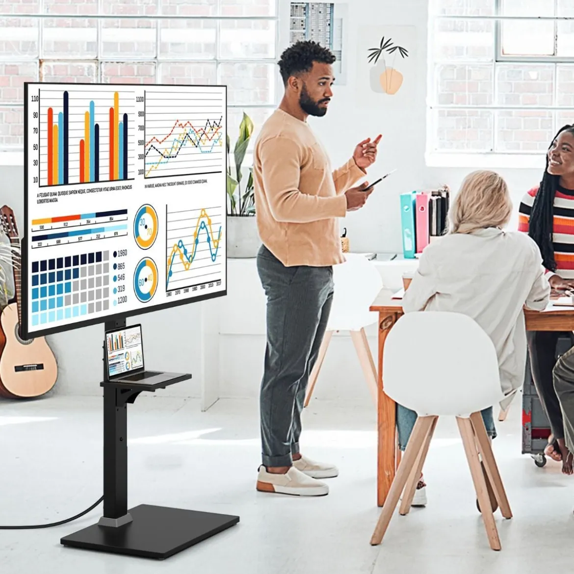TV Ständer für 32-70 Zoll Flach & Curved Fernseher bis zu 45 KG TV-Standfüße 108-132 cmhöhenverstellbar mit 2 Steckdosen &USB-/ Type C