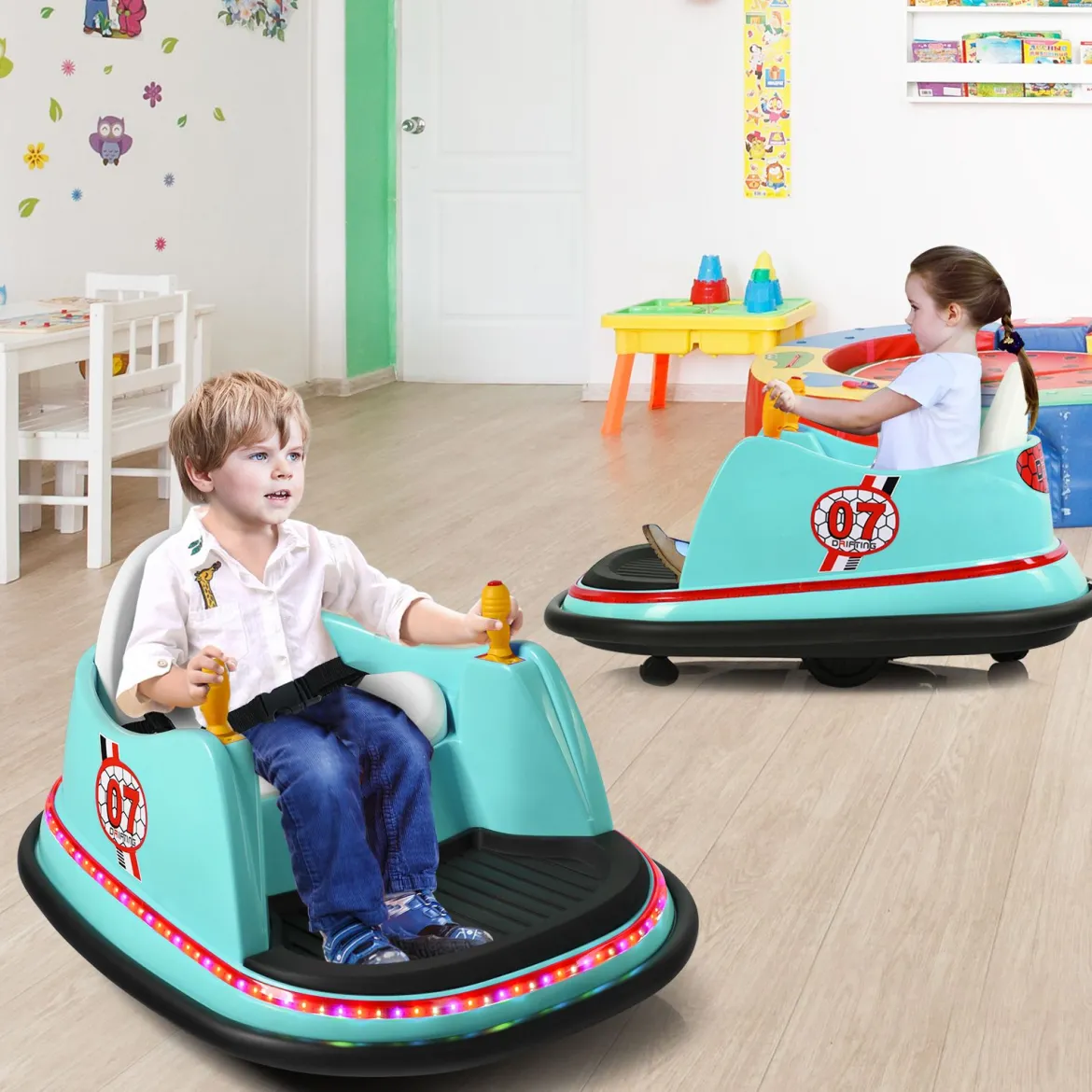 6V Aufsitz Autoscooter mit Bunten Lichtern & Fernbedienung & 360 Grad Rotation Bumper Car