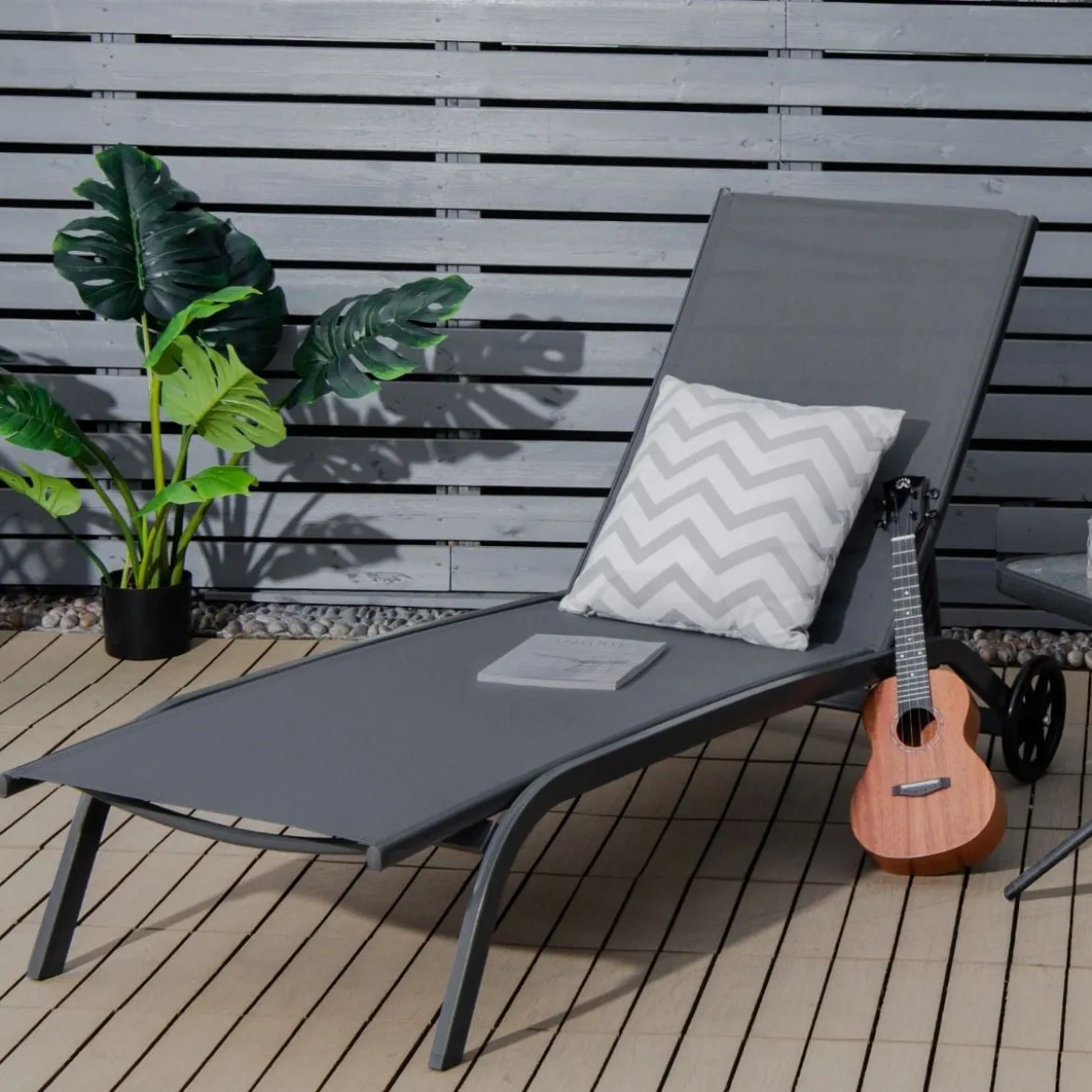 Verstellbare Outdoor-Liege mit Rädern und Schnell Trocknendem Stoff für Pool und Garten